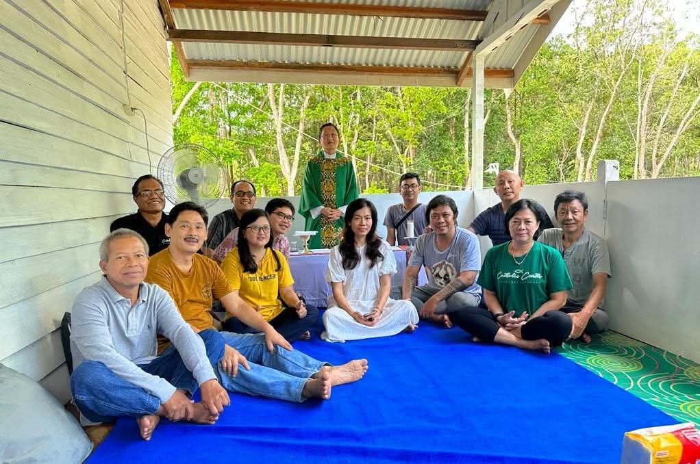 Camping Rohani, bersama Komunitas De-Ge (Depan Gereja)